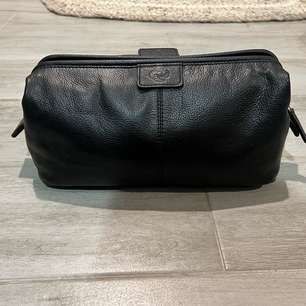 Black Leather Men's Dopp Kit/Toiletry Bag